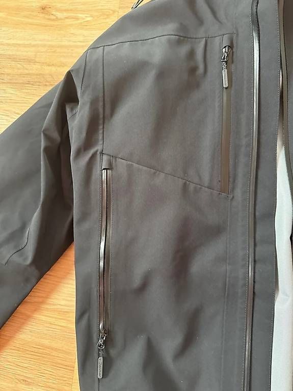 RevolutionRace Giacche: RevolutionRace Cyclone 3L Shell Jacke  Größe M  Neu – Nuovo (secondo la descrizione) da Lengnau AG venduto da kay_zw2s 2