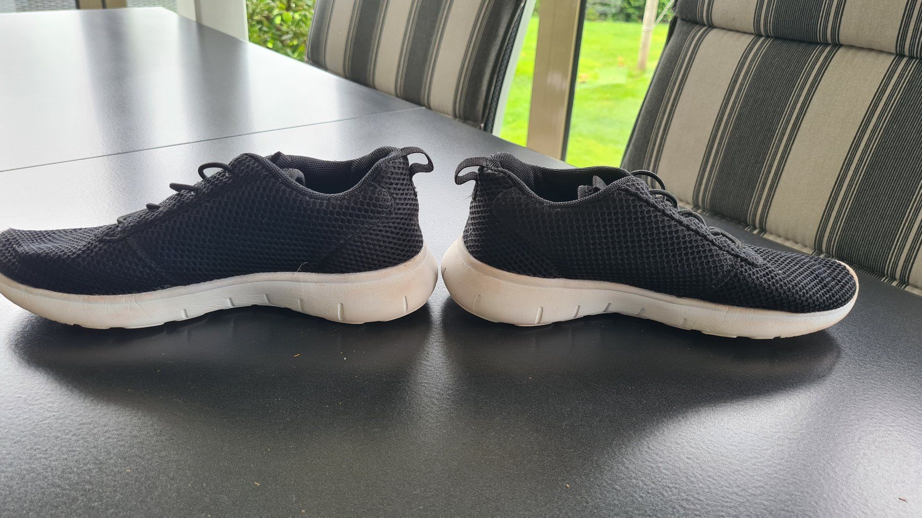 Schuhe für Jungen: Trainingsschuhe / Turnschuhe / Sneaker Grösse 34 – Gebraucht aus Obergösgen von schesom 2