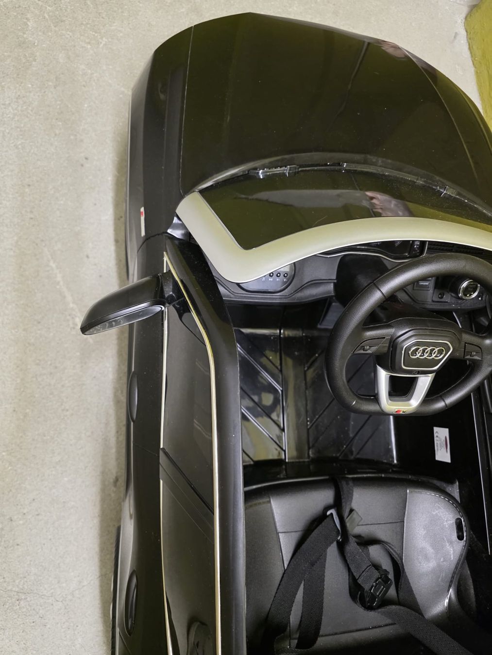 Veicoli per bambini: Audi Q8 électrique pour enfant – Nuovo (secondo la descrizione) da Biel/Bienne venduto da ang_t57h 4