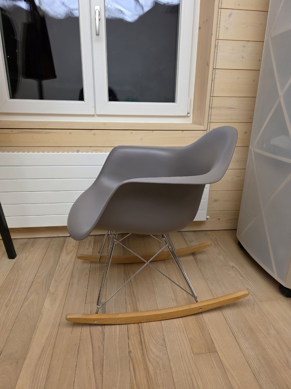 Sedie: Designer Schaukelstuhl im Eames Stil – Usato da Lichtensteig venduto da Polsterwerk 2