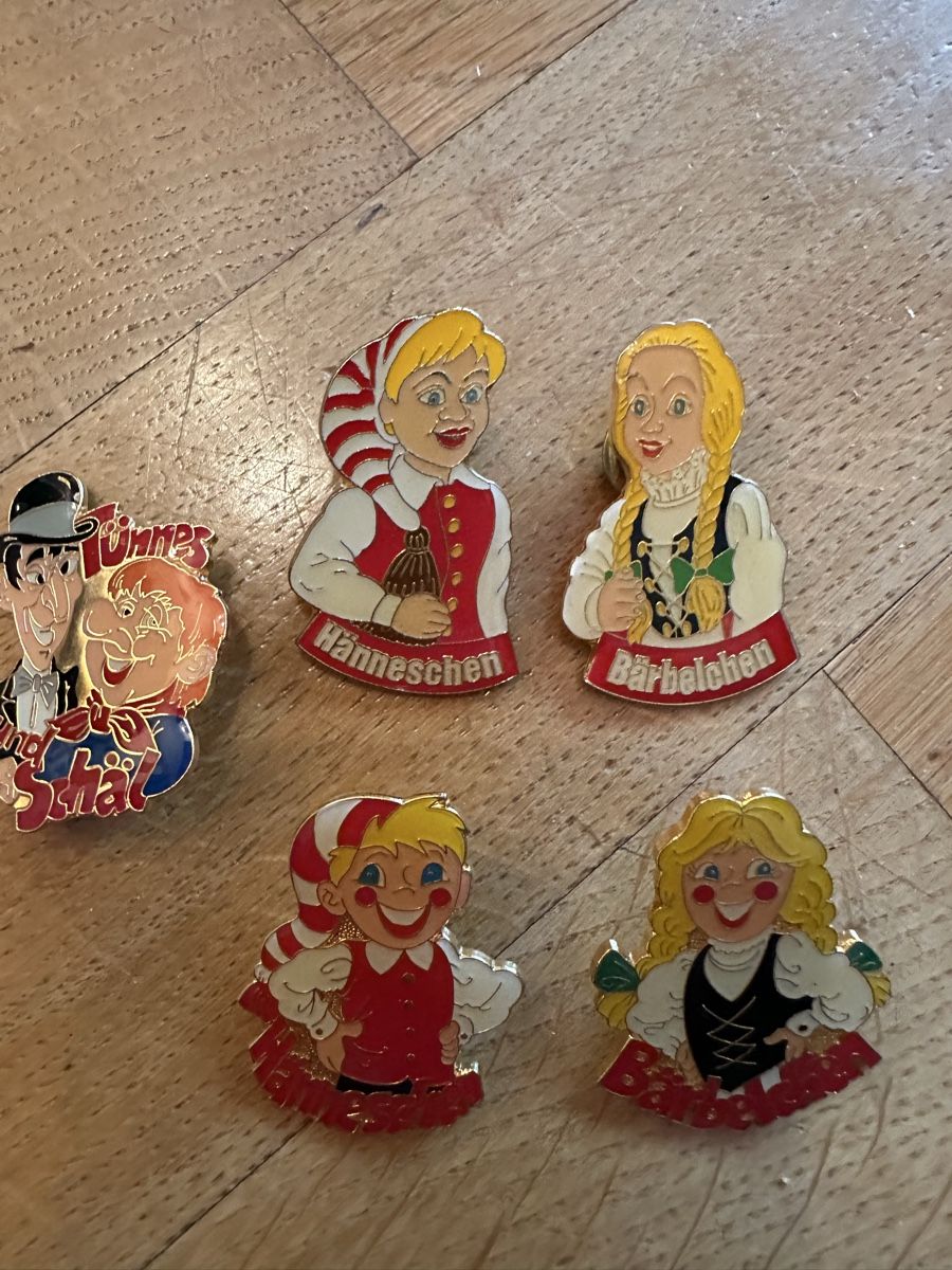 Spille & Fermagli: Pins Köln Karneval 5 st – Usato da Bern venduto da womiman