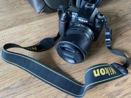 Nikon D90 mit Tasche + Zubehör 