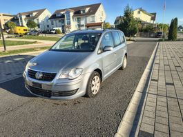 VW Touran 1.9 TDI DSG, 7 Plätze, dunkelgrau metallic