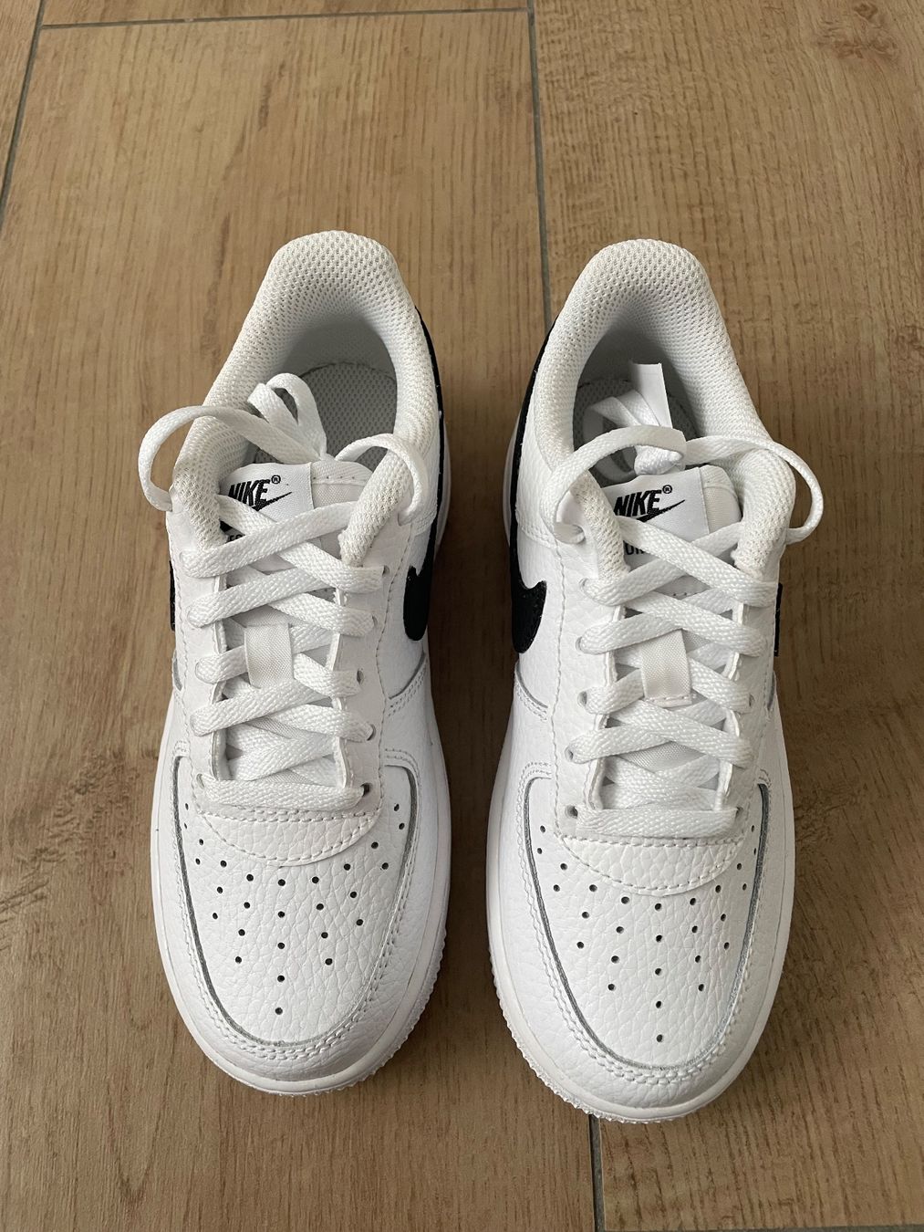 Nike Scarpe per ragazzi: Nike Force 1 Gr. 30 NEU – Nuovo e nell'imballaggio originale da Waltenschwil venduto da hansnine 1