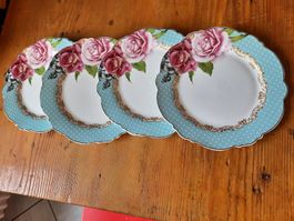 4 ASSIETTES À DESSERT