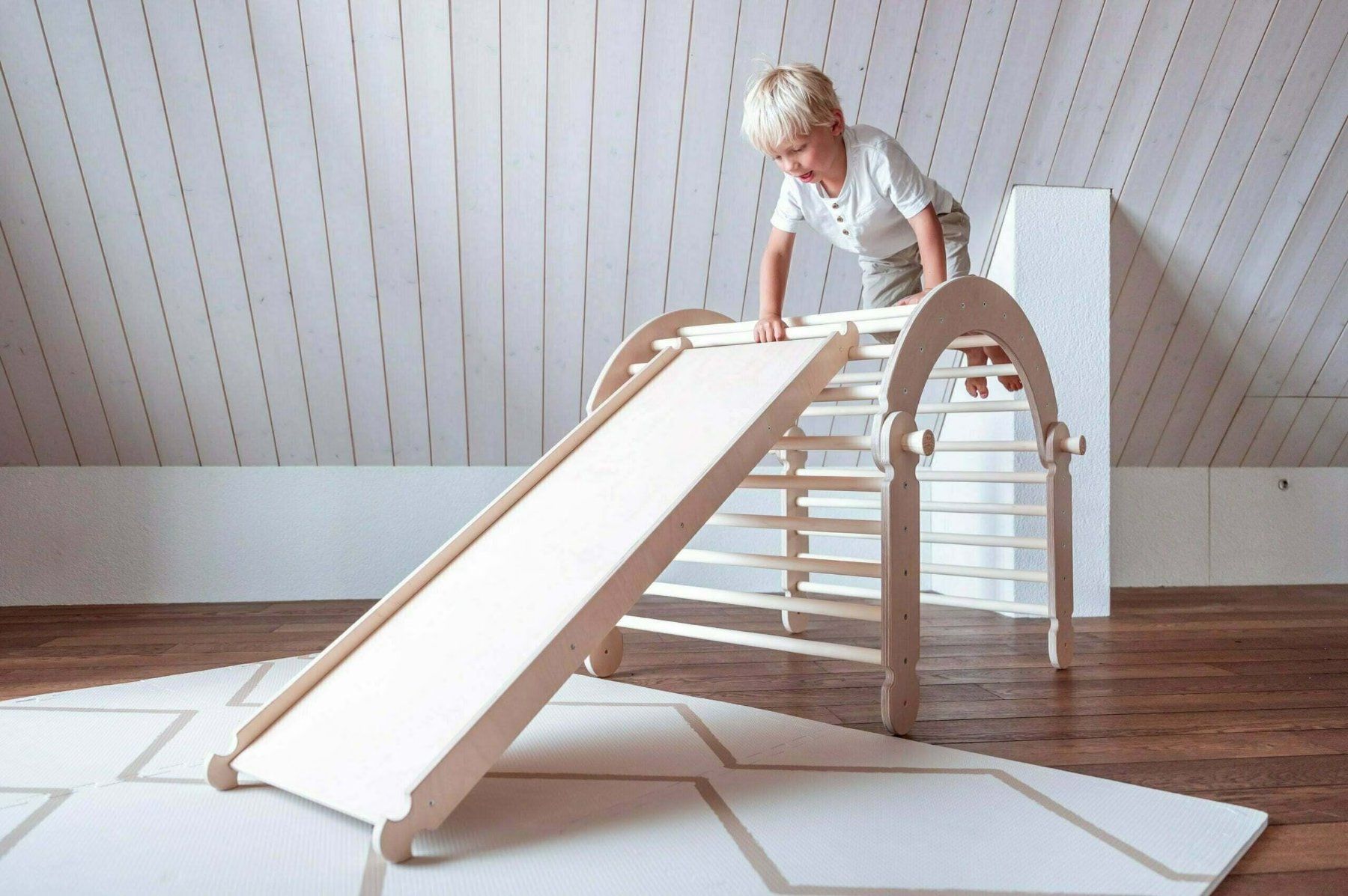 Pareti & prese d'arrampicata: Müggi Kit triangle d'escalade Pikler transformable – Usato da Bussigny venduto da GameCraft 1