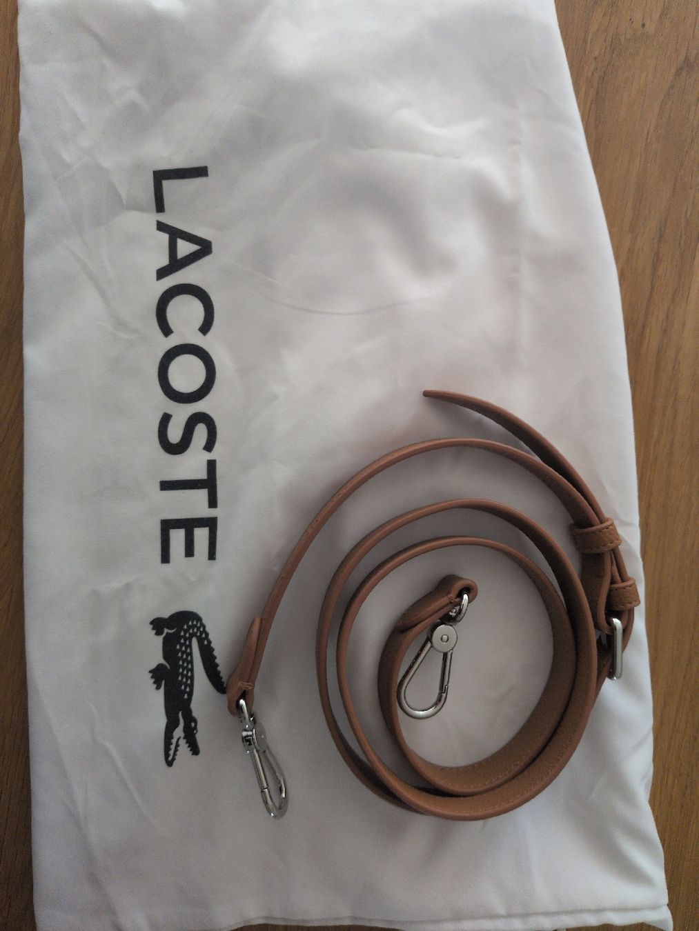 Lacoste Taschen für Damen: Lacoste Tasche – Neu und originalverpackt aus Aarburg von Noemi.H 1