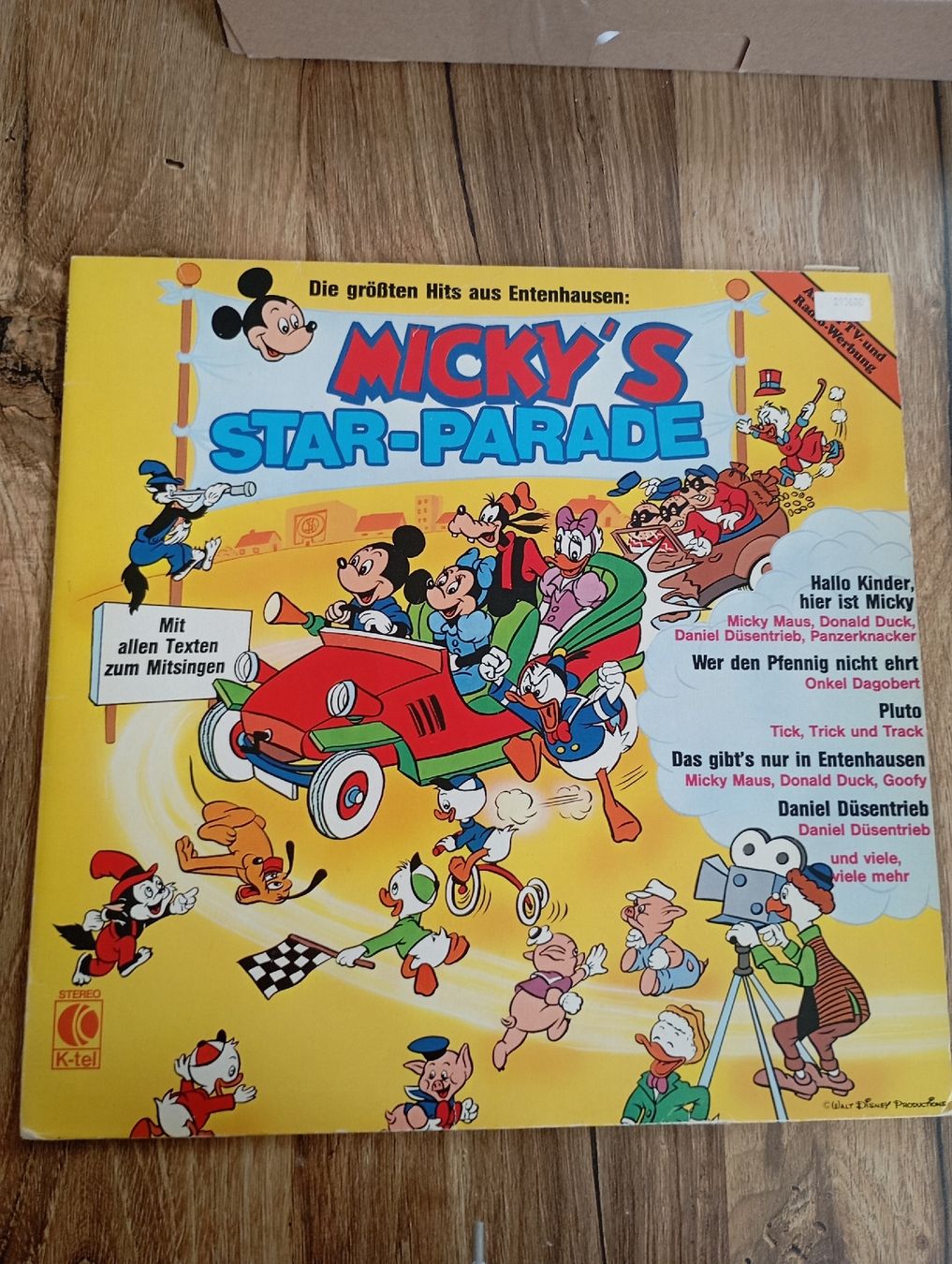 Dischi in vinile: Disney Micky's Starparade Schallplatte Vinyl – Usato da Buchrain venduto da larissaa__x