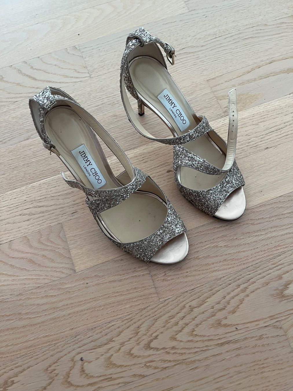 Jimmy Choo Damenschuhe: Jimmy Choo Pumps – Gebraucht aus Zollikon von Vivien_6