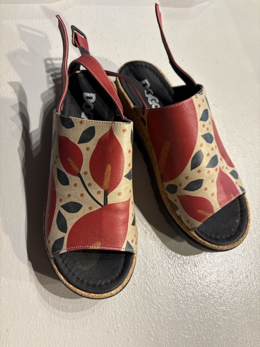 Damenschuhe: Chaussures dogo – Neu (gemäss Beschreibung) aus Uvrier von lou_dhk8