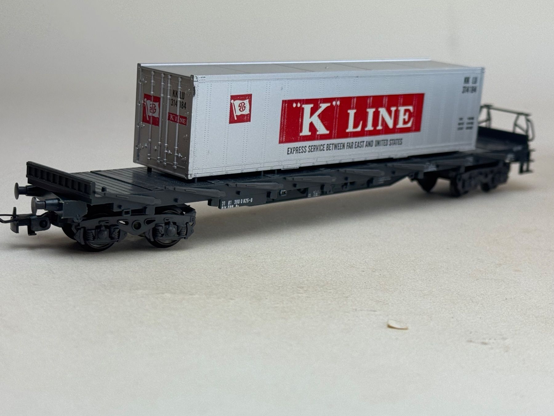 Liliput Modellini di ferrovie: Liliput Containerwagon  K Line 40 Ft Container – Usato da Elm venduto da Wikmtz