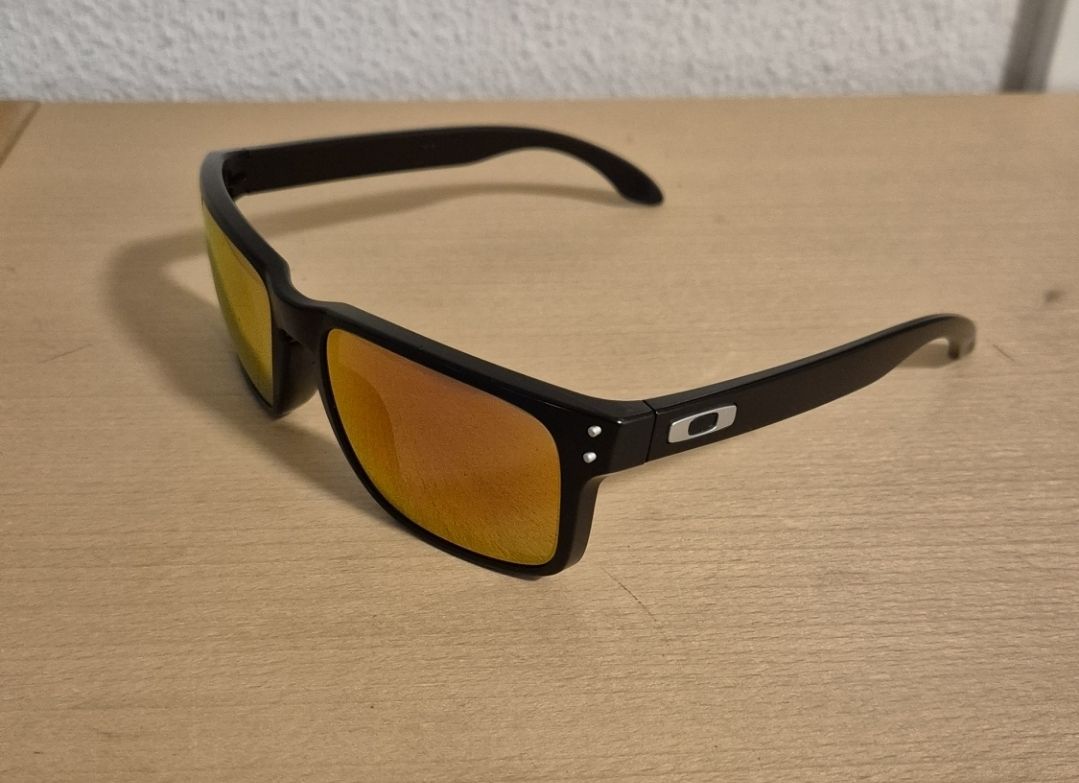 Oakley Brillen & Gläser: Oakley Holbrook Sonnenbrille – Gebraucht aus Allschwil von Wizard2