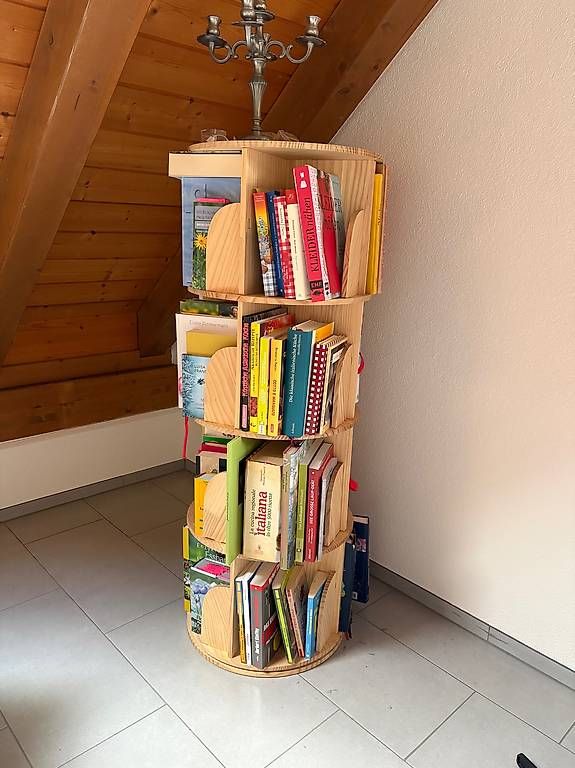 Scaffali: Bücherregal drehbar – Usato da Bäretswil venduto da Bianchi1966