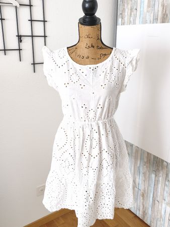 Weisses Sommerkleid mit Stickereien, Grösse S