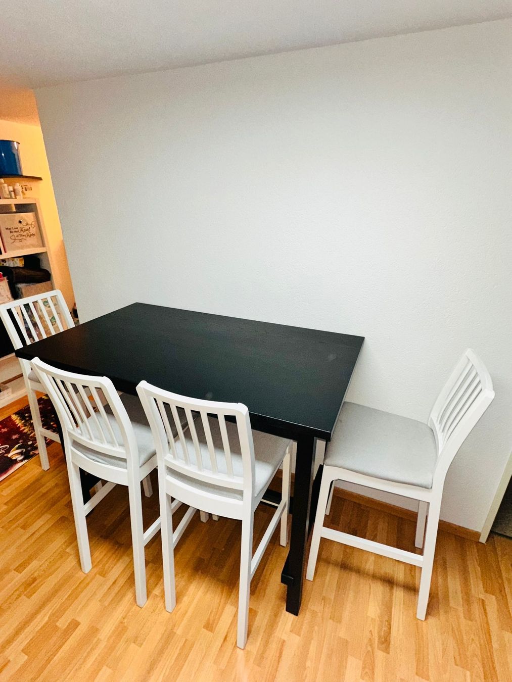 Ikea Tischset: Schwarzer Esstisch mit 4 Stühlen - Top Zustand! – Gebraucht aus Bettwiesen von rei_7rj8 2