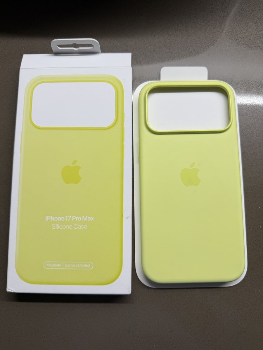 Apple Covers & Schutzfolien: iPhone 17 Pro Max Silikon Neon gel Hülle MagSafe – Gebraucht aus Altendorf von Mar_t7f5