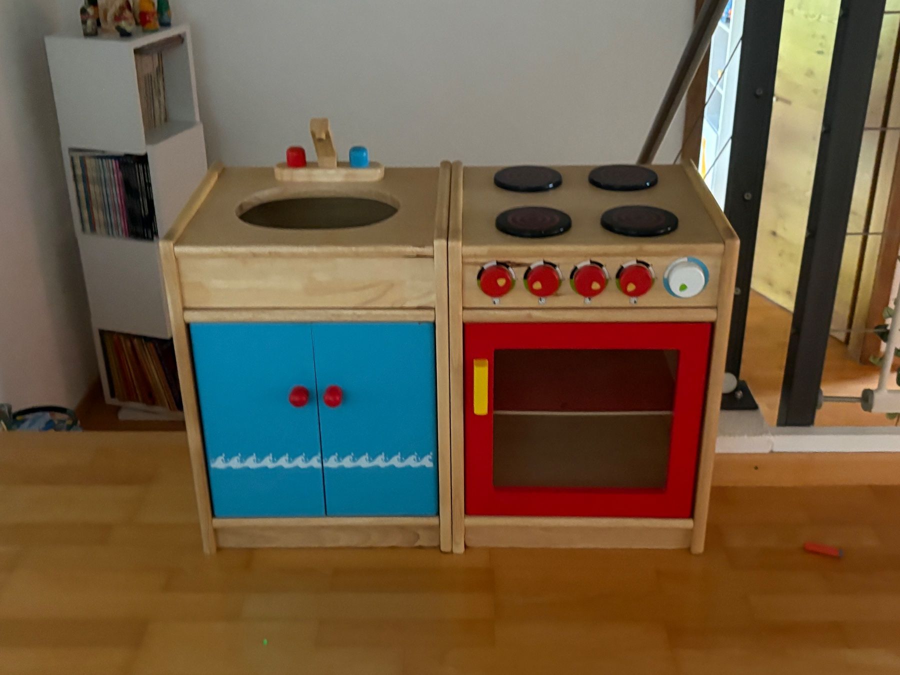 Spielzeuge: Cuisinette en bois – Gebraucht aus Boudevilliers von Siberie