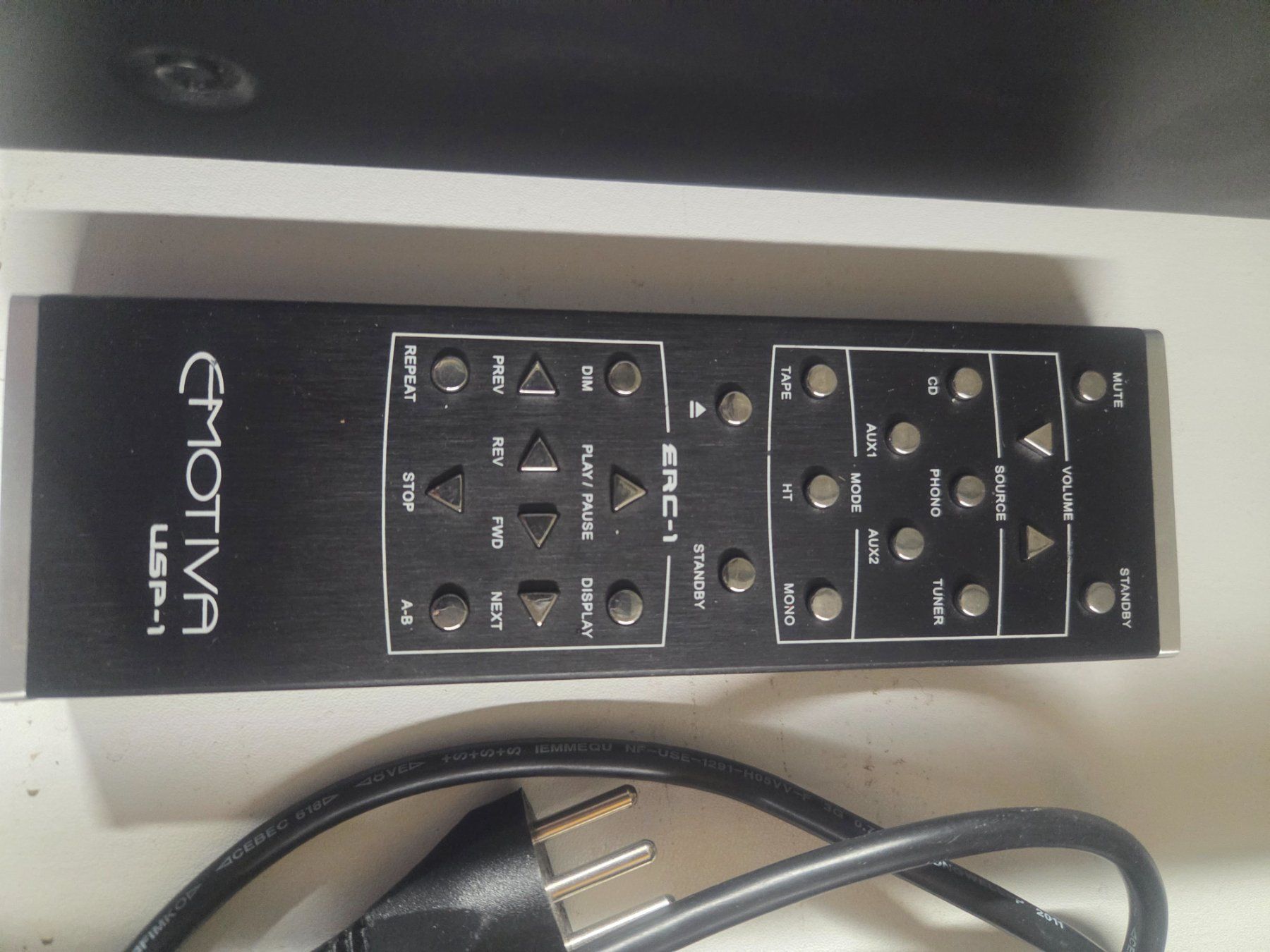 Amplificatori: Emotiva pré-amplificateur avec télécommande – Usato da Conthey venduto da greenday85 9
