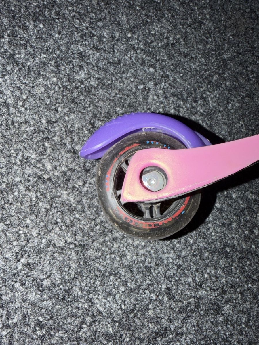 Micro Kickboard: Mini Micro Scooter Pink  – Usato da Glattfelden venduto da Hebaicht 1
