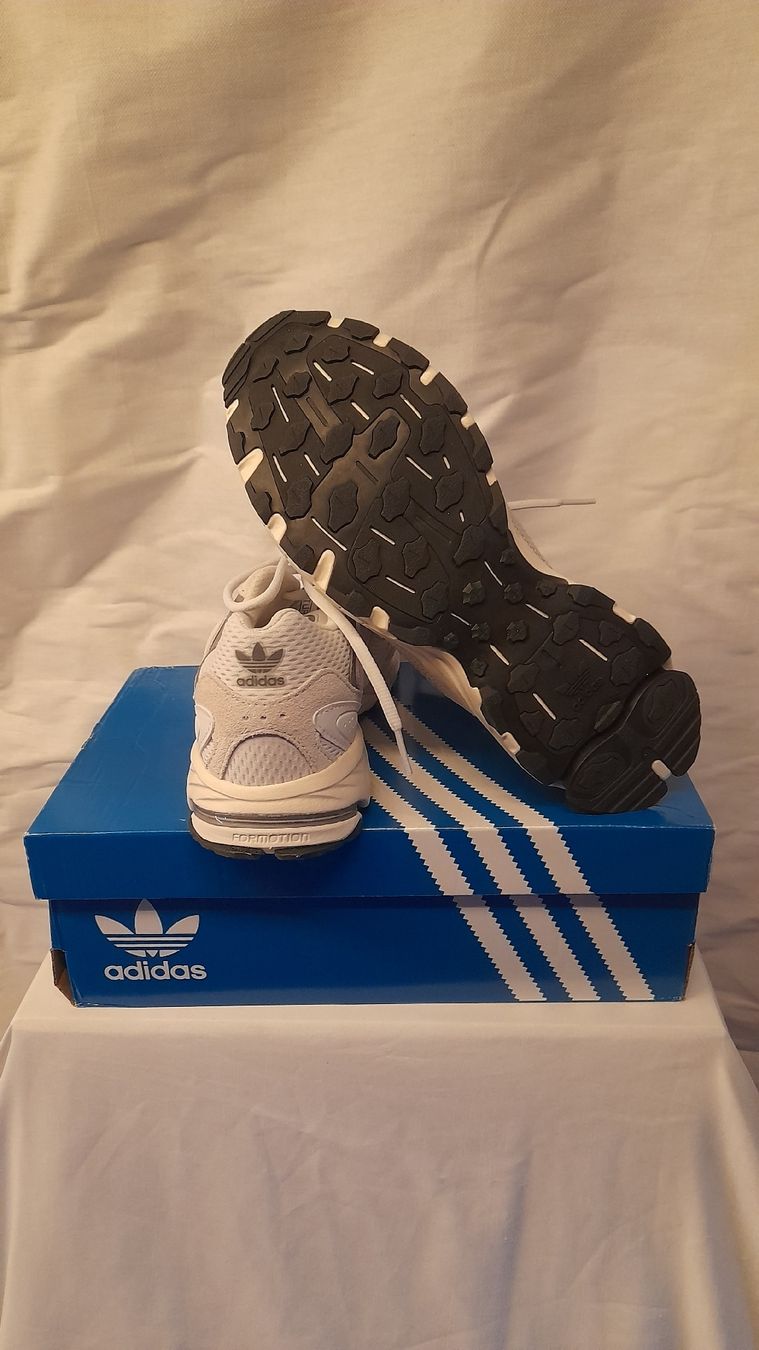 Adidas Scarpe da uomo: Adidas Shadowturf, Taille 40 2/3, Neuves ! – Nuovo e nell'imballaggio originale da st.gallen venduto da The_Rag_Picker. 4