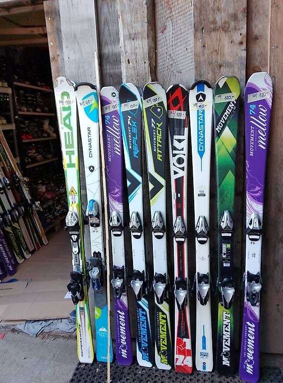 Skis: SKIS FREESTYLES  – D'occasion à Leysin par Liquidation-404 4