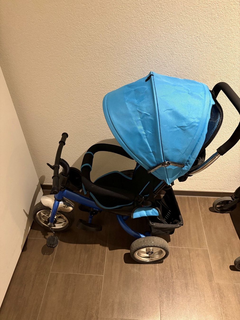 Véhicules pour enfants: Dreirad Kinderwagen – D'occasion à Möhlin par Aargau1982 1