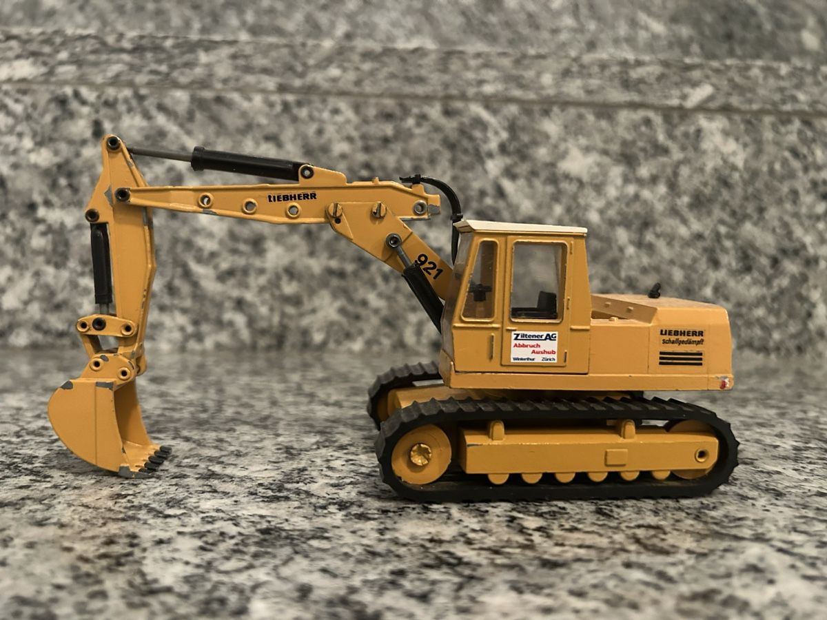 Conrad Kit di modellismo & Modellini statici: Liebherr 921, 1:50, Conrad – Usato da Horw venduto da Tigercat635