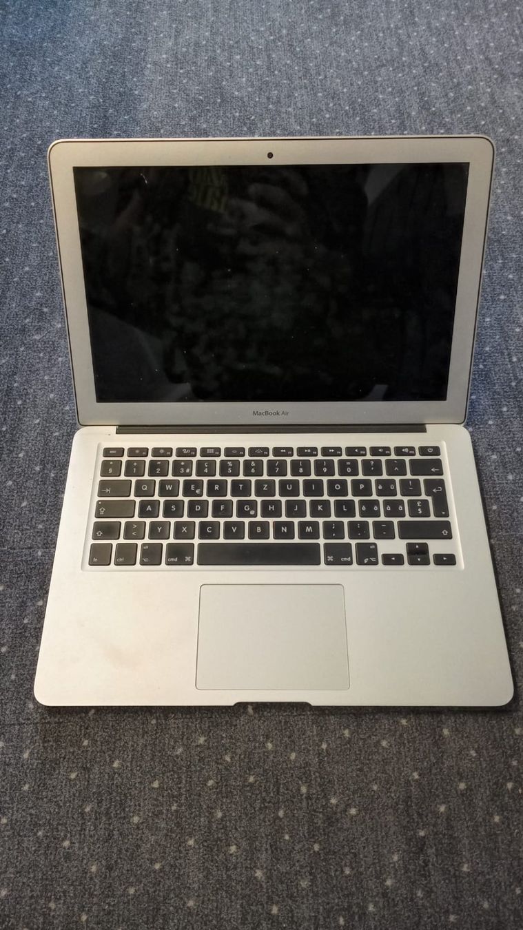 Apple Notebook: MacBook Air 13 pouces – Usato da Bern venduto da masgarro