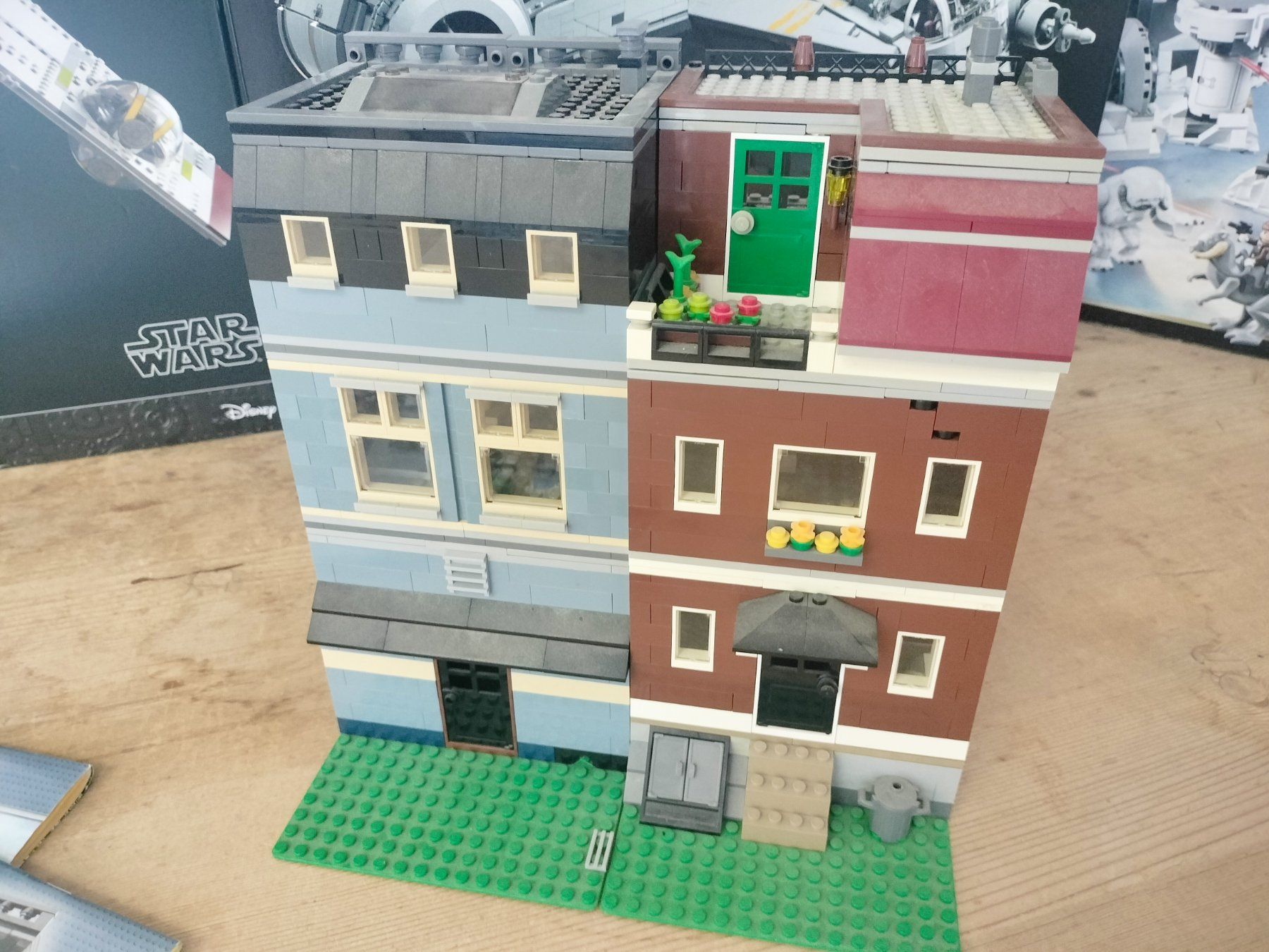 Lego Spielzeuge: Lego Creator Expert 10218 Pet Shop ab 1.- – Gebraucht aus Wil SG von RoyalBricks 4