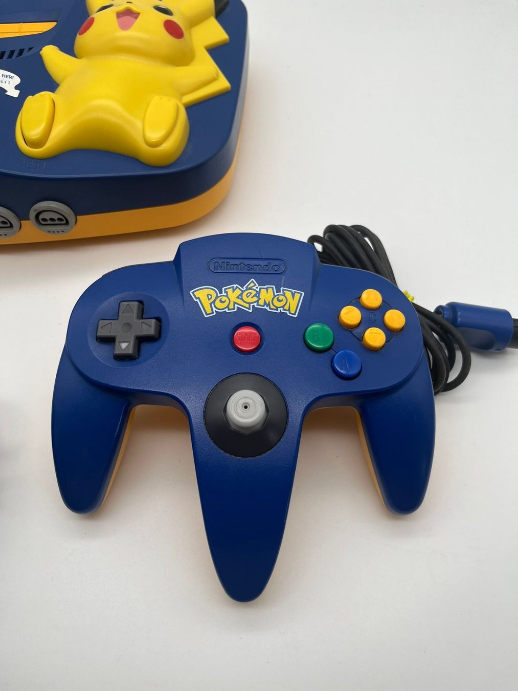 Nintendo Konsolen: Nintendo 64 Pikachu Special Edition + Controller N64 Pokemon – Gebraucht aus St. Gallen von  1
