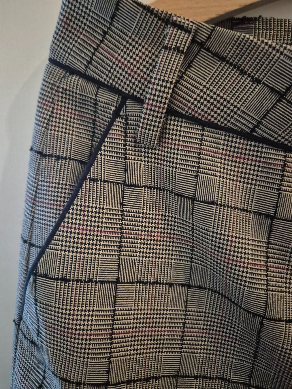Sisley Pantaloni: 3/4 Hose von Sisley Grösse 38 – Usato da Männedorf venduto da kakischusser 1