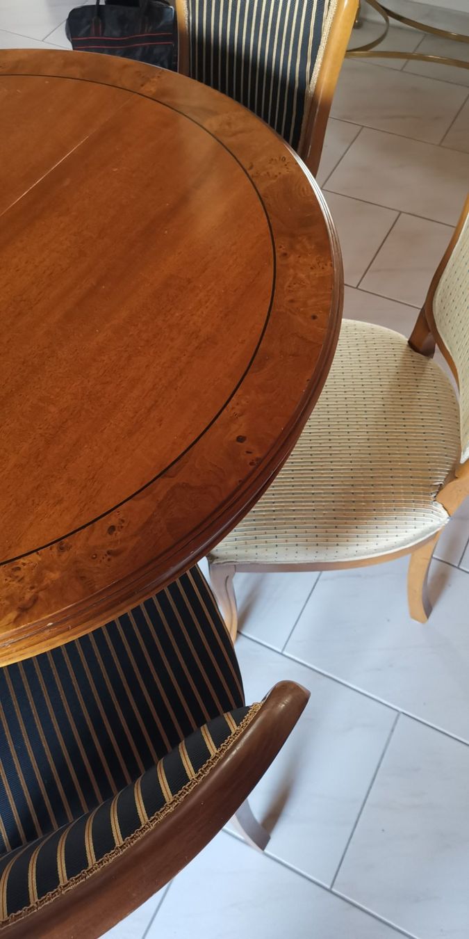 Set di tavolo e panche: SELVA Vitrine, Tisch, 6 Stühle – Usato da Hausen AG venduto da inf_c5y7 2