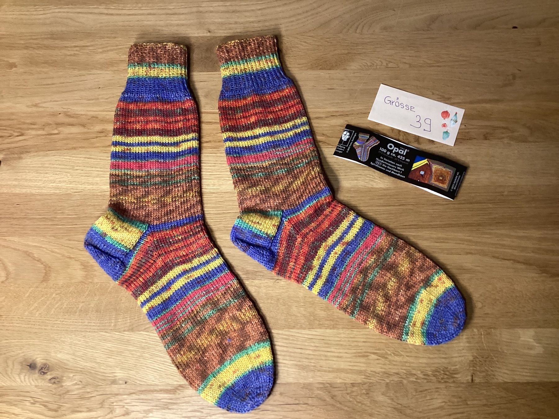 Calze: Handgestrickte Hundertwasser Socken – Nuovo e nell'imballaggio originale da Flawil venduto da kruemeli02 4