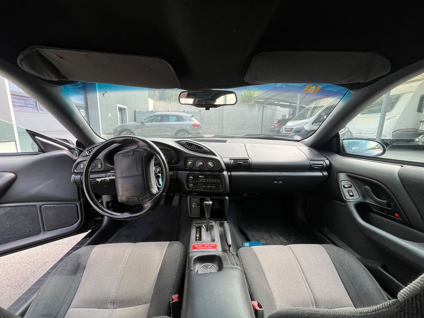 Chevrolet Automobili: Chevrolet Camaro Z28 LT1 – Usato da Zizers venduto da Zigity 2