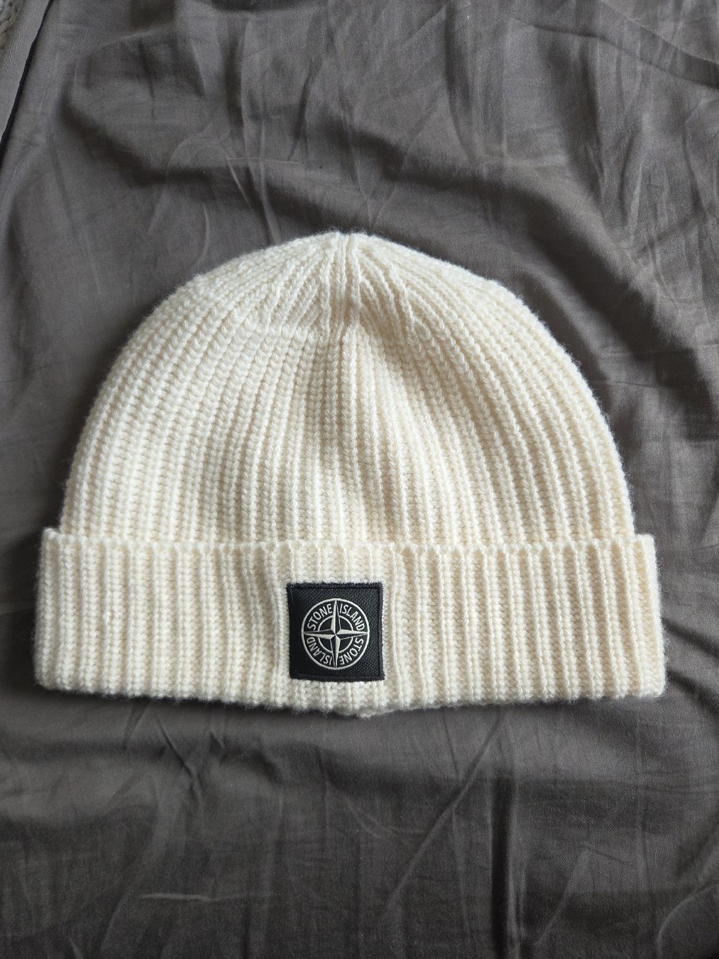 Stone Island Hüte, Mützen & Caps: Stone Island Strickmütze – Gebraucht aus Zürich von Valerio__