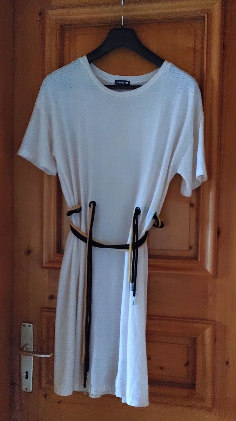 Vestiti: Robe – Usato da La  Tour-de-Trême venduto da Kotochunko