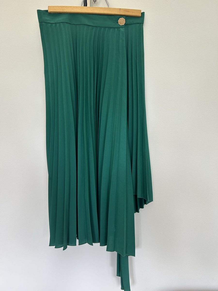 Sandro Gonne: Jupe Sandro t.2 – Usato da La Croix (Lutry) venduto da fashionclub01