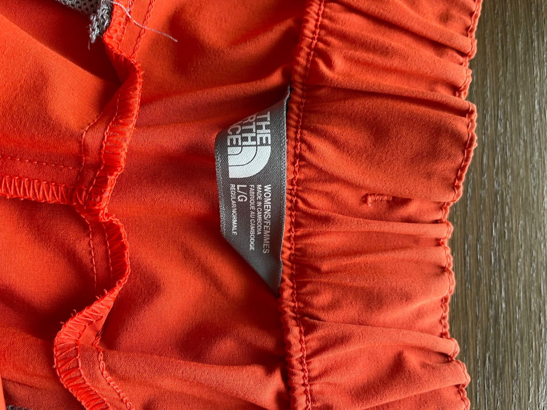 North Face Pantaloni: The North Face short – Usato da Olten venduto da B3ren 4