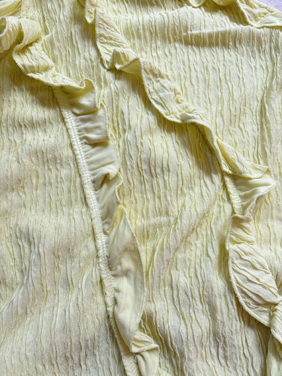 Shein Top: Shein one-shoulder ruffled bright yellow top - size S – Nuovo (secondo la descrizione) da Zollikon venduto da ely.p 1