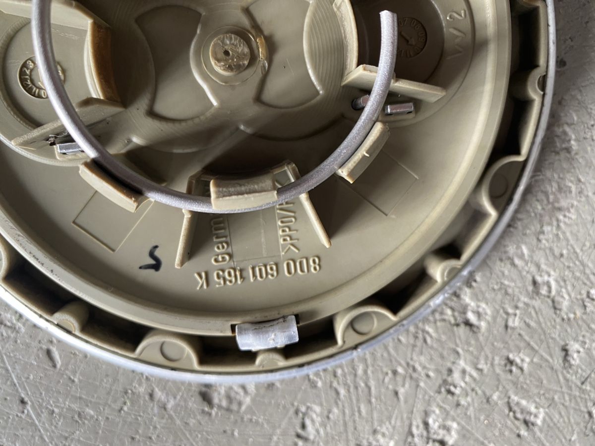 Audi Tutti pezzi di ricambio auto: Original Audi Nabendeckel Felgendeckel – Usato da Beinwil am See venduto da Mpmmechanik 5