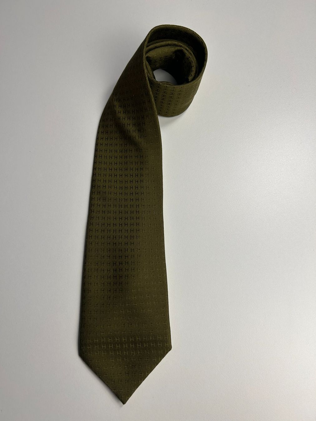 Hermès Krawatten: Hermès Façonée H-Monogram Krawatte – Neu (gemäss Beschreibung) aus Bern von kurtikobolt74 1