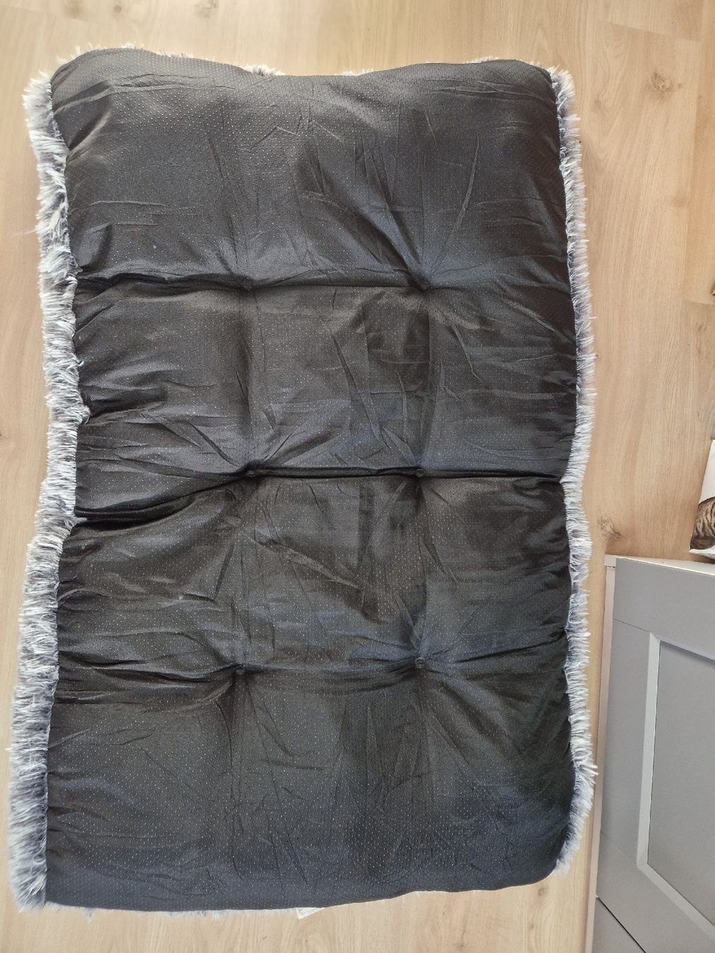 Cucce & Letti: Hundebett 120x80 New – Nuovo (secondo la descrizione) da Etzwilen venduto da mue_mm76 1