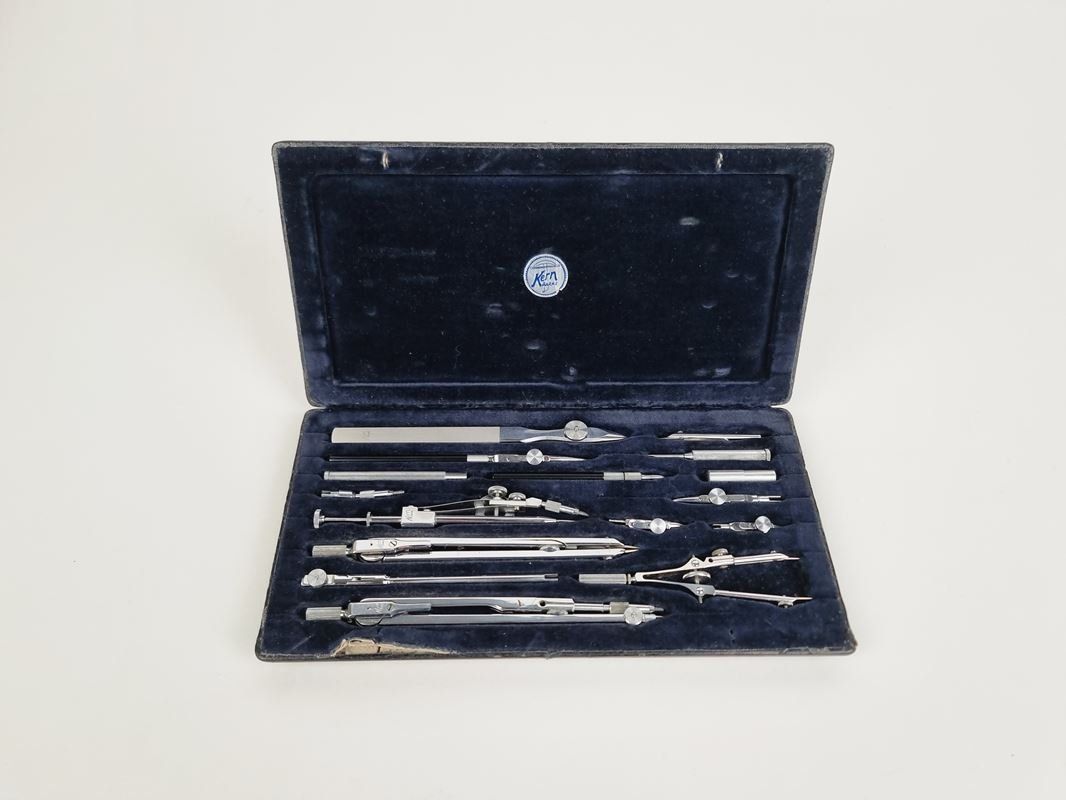 Compassi: Vintage Zirkel Set – Usato da Urtenen-Schönbühl venduto da Restwert_Schoenbuehl