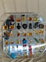 vitrine plexiglas avec parfum