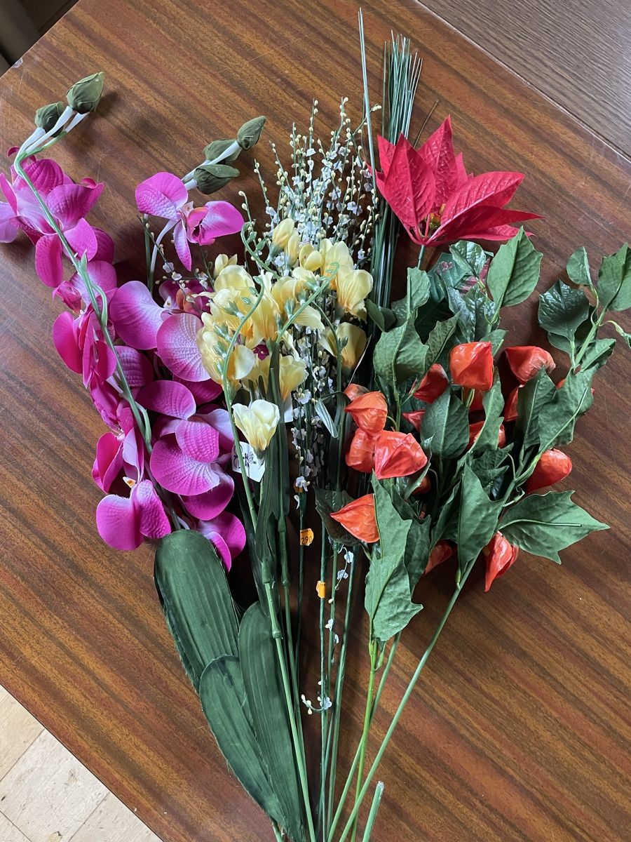 Alle Dekorationen: Kunstblumenstrauss – Gebraucht aus Wyssachen von Hahe89