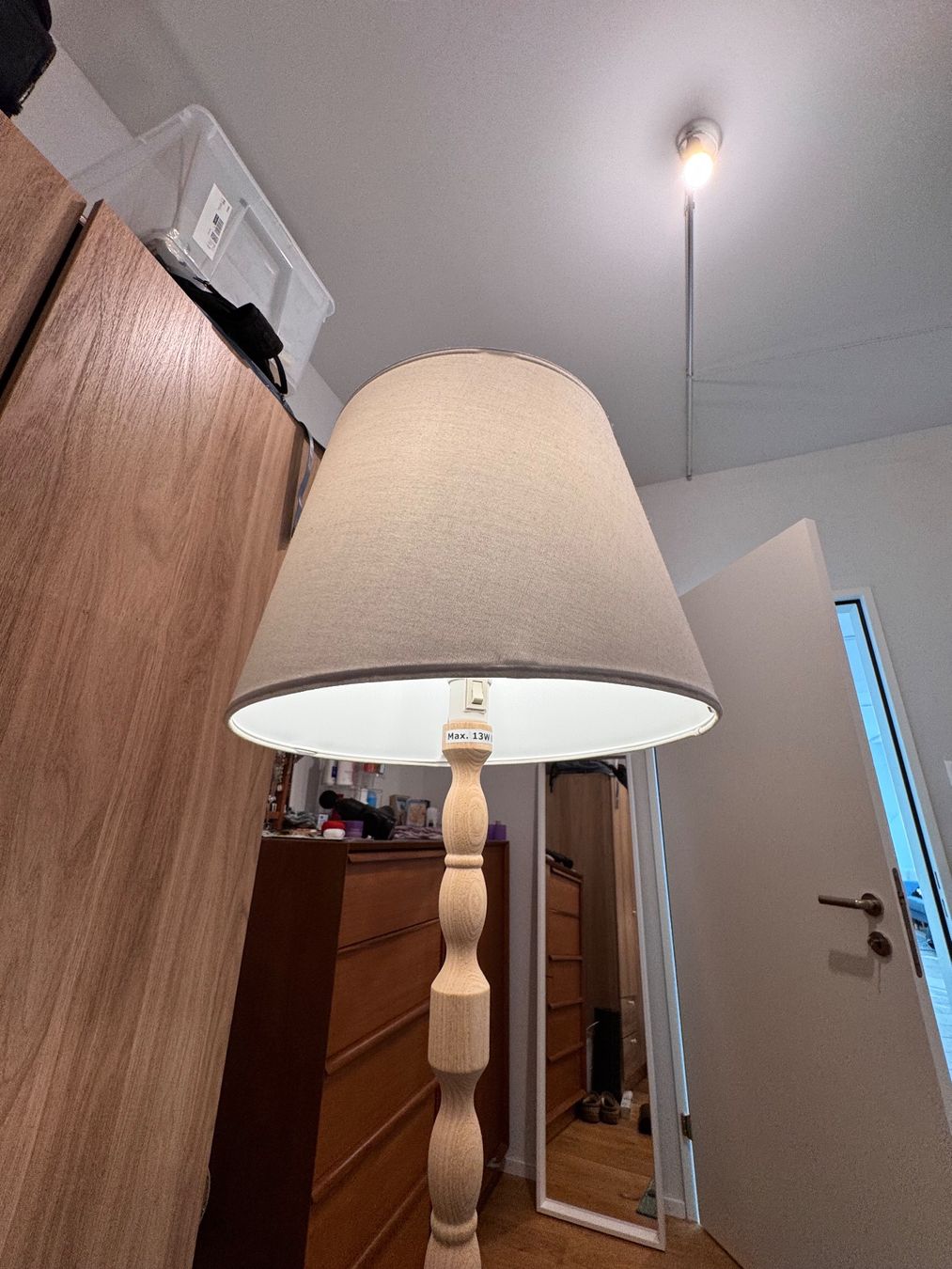 Ikea Lampade: Moderne IKEA Stehlampe aus Holz mit Stoffschirm – Usato da Horgen venduto da alj_l7yt 1