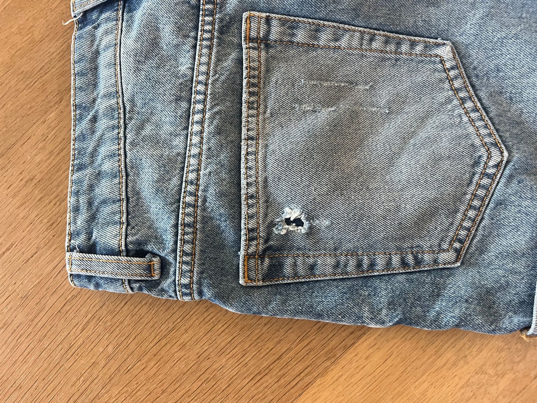 H&M Jeans: Jeansshorts Damen – Gebraucht aus Laupen BE von lee_ym6v 7