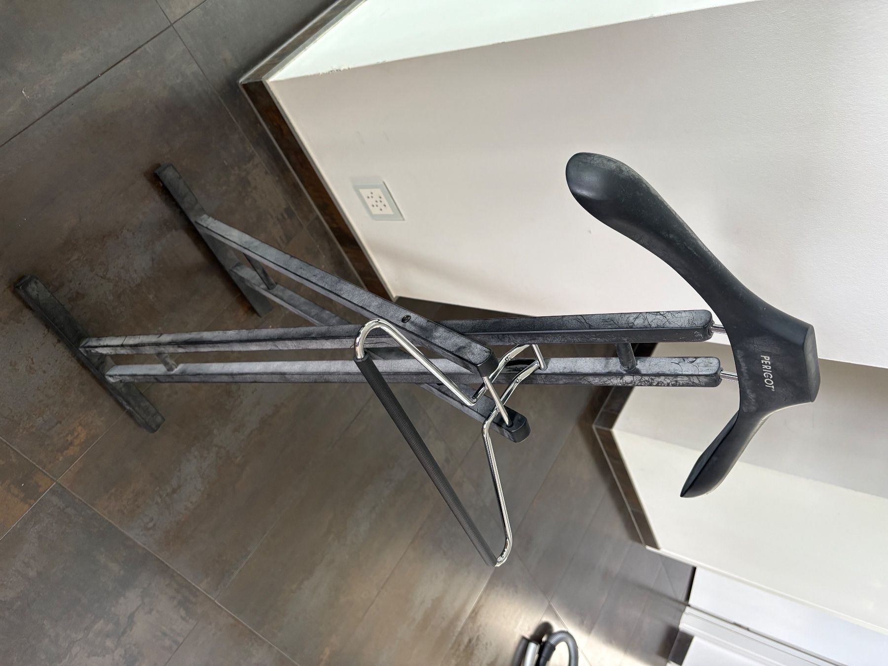 Altro in Decorazioni & Accessori: Clothes stand – Usato da La Conversion venduto da chi_td5v 1