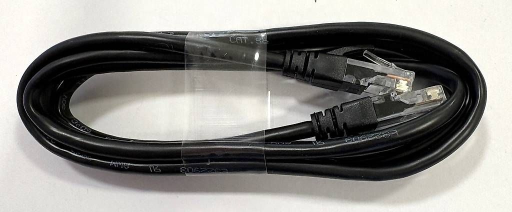 Cavi: Câble Ethernet noir et bleu Cat5e – Usato da La Magne venduto da materielavendre