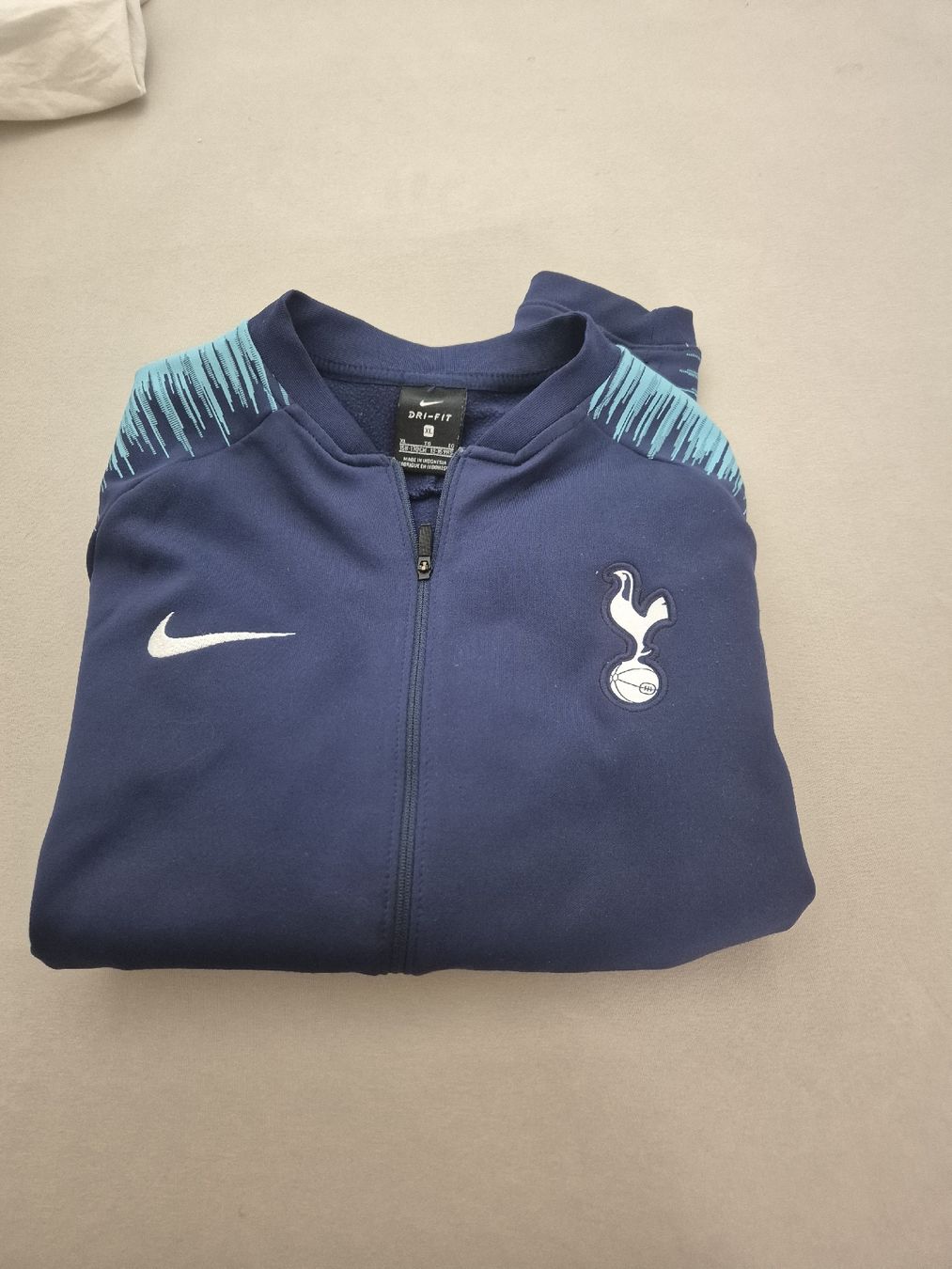 Giacche: Nike Tottenham Hotspur Jacke 2018 – Nuovo (secondo la descrizione) da Beinwil am See venduto da noeliaz14 5